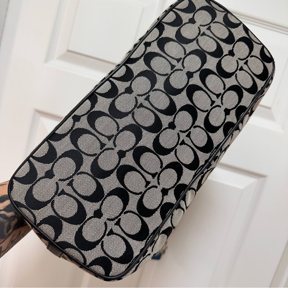 Coach Legacy Weekend Large Zip Top Tote in Black and Grey Signature Canvas NWOT - Picture 6 of 11